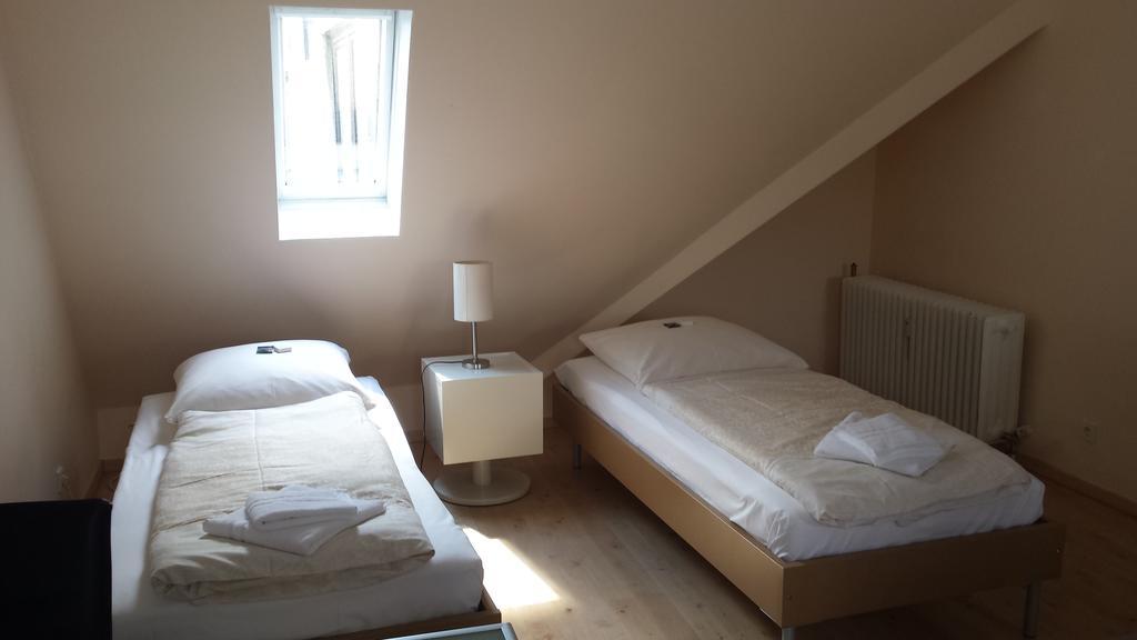 Barcelona Bed & Breakfast Ντίσελντορφ Δωμάτιο φωτογραφία